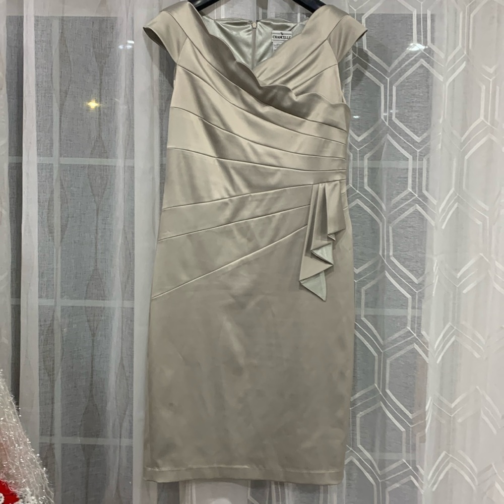 Chancelle Formal Dress - Picture 2 of 7